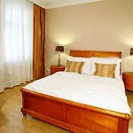 Hunger Apartahotel Praga