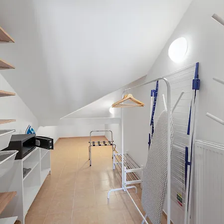 Hunger Hotel apartamentowy Praga
