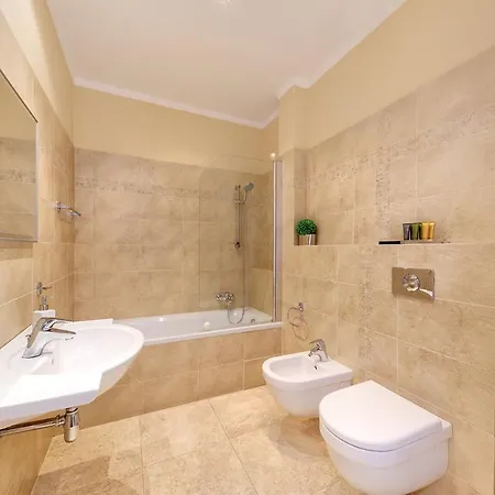 Hunger Hotel apartamentowy 4*