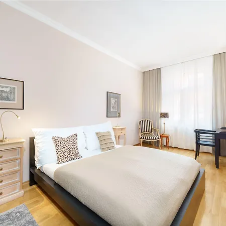 Apartahotel Hunger 4*