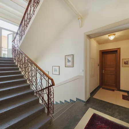 Apart-hotel Hunger 4*