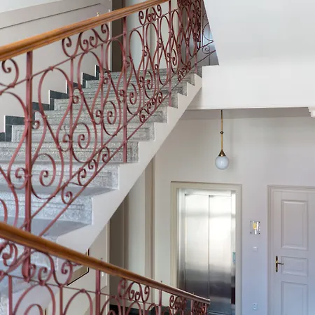 Hunger Apart-hotel 4*