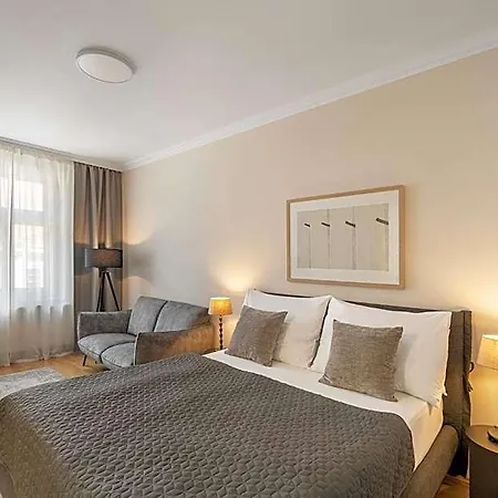 Aparthotel Hunger 4*