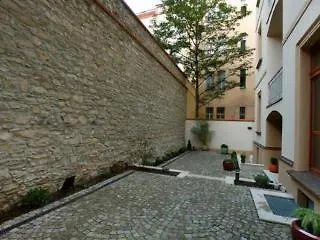 Hunger 4* Prague