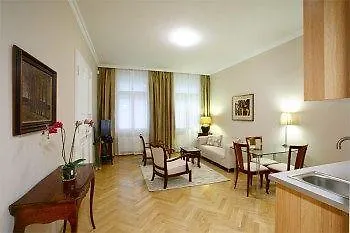 Hunger 4* Prague