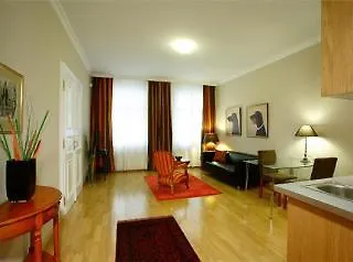 Hunger Apartahotel