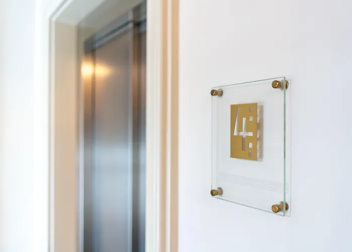 Hunger Aparthotel 4*