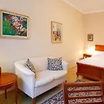 Hunger Aparthotel