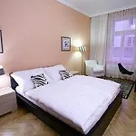 Aparthotel Hunger 4*