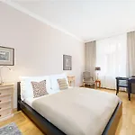 Aparthotel Hunger 4*